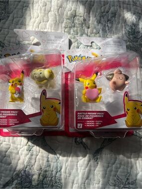 Pokemon Mini Figure Duo Pack - Yellow Pikachu with Pink Heart